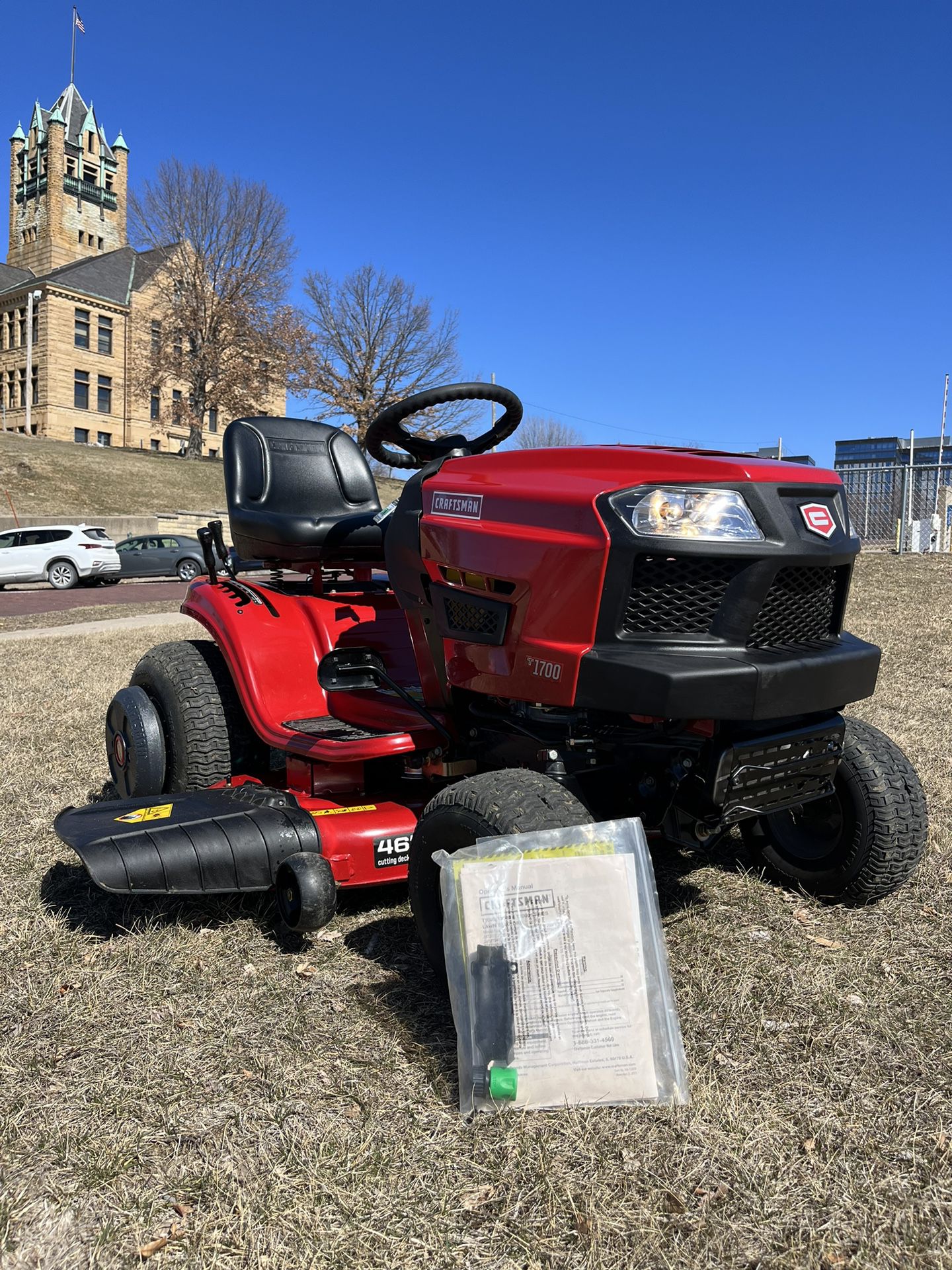LIKE-NEW 2018 Craftsman T1700 riding mower tractor. Comes with the set of Craftsman Rear-wheel weights (About $200 new).   The riding mower is practic