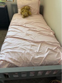 Twin bed