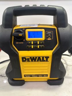 DEWALT DXAEJ14 1400 Peak Amp Portable Car Jump Starter / Digital Compressor