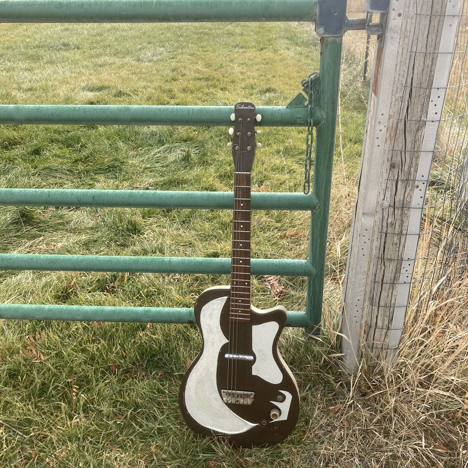 1961 Silvertone Danelectro U-1 vintage guitar