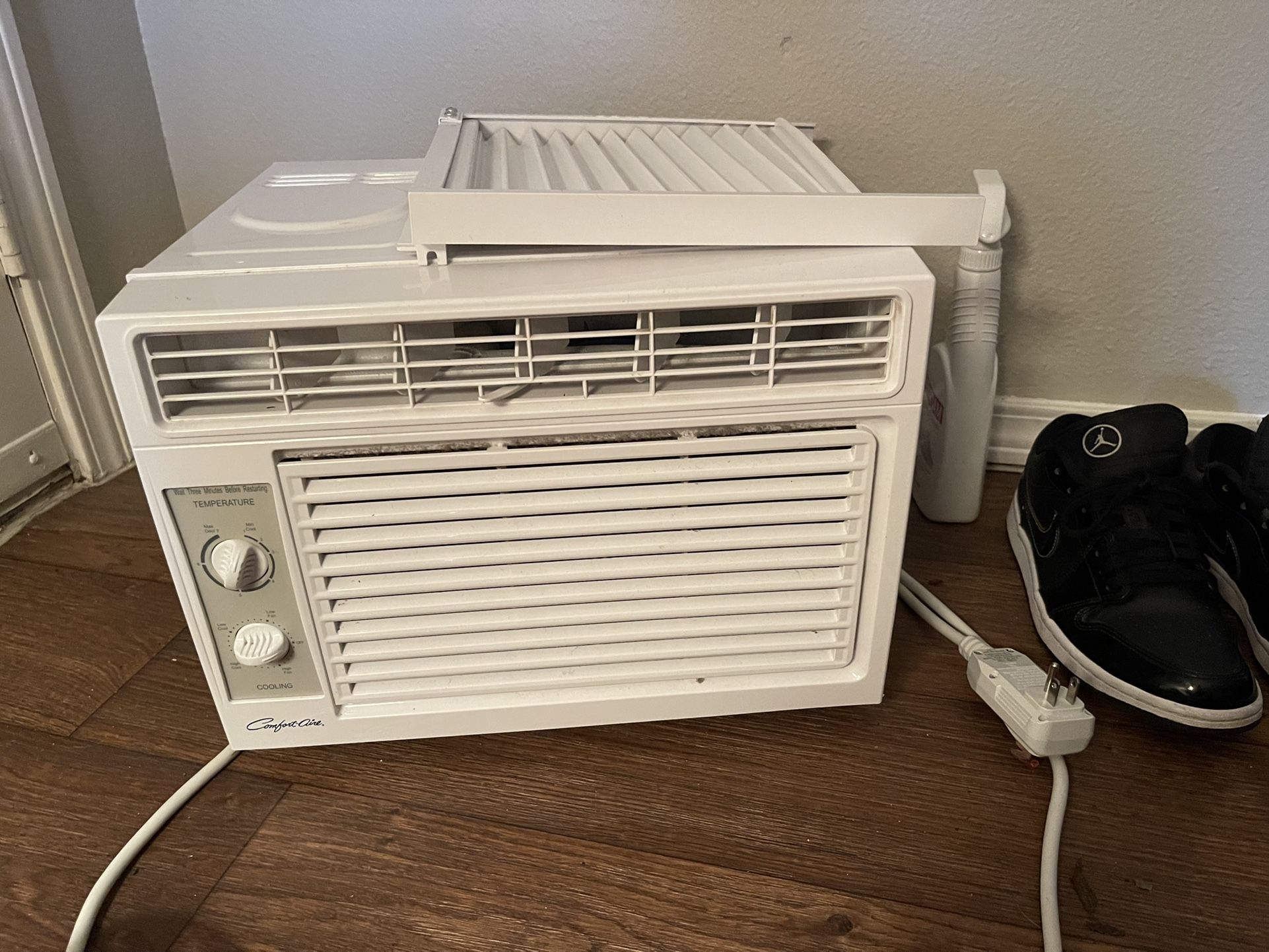 Air conditioner ,2 months old (new) OBO