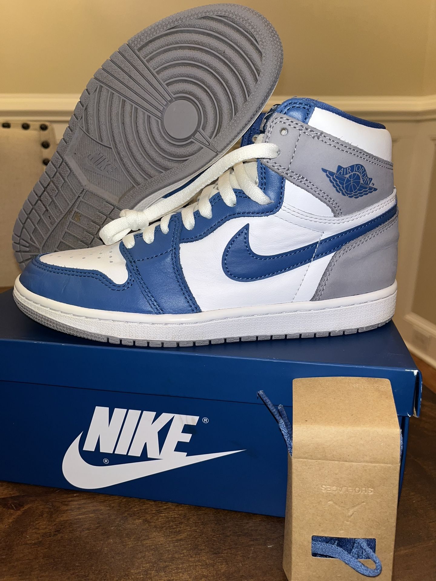 sz 7.5 Nike Air Jordan 1 high
