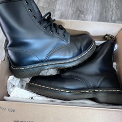 Womens Dr Marten 1460 Boots