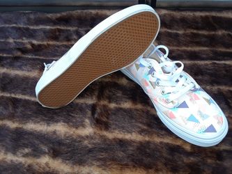 VANS 90'S CAMDEN U.S.WOMENS SIZE 8 TRIANGLE STRIPE SNEAKERS $60 0N EBAY ASKING $40