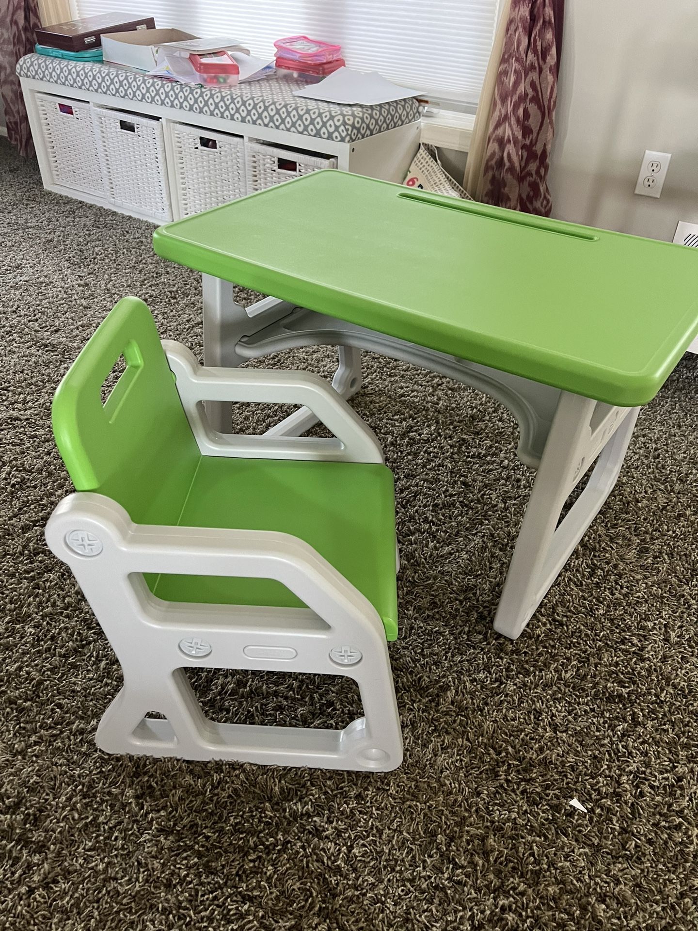 Kids Desk And Chair