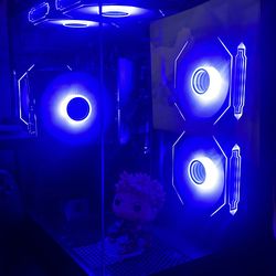 Pc I paid 600 for it and asking 400 open to offer