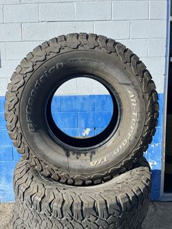 BFG KO2 37/12.50/R17 Good Used!!