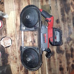 Milwaukee Deep Cut Band Saw