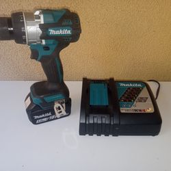 Makita Drill, 5 Hour Battery, Rapid Charger!