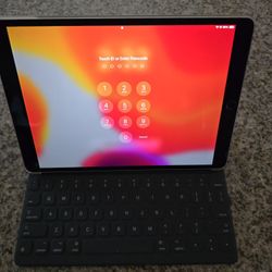 IPad Pro! 10.5 Inch With Keyboard!