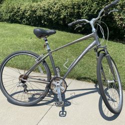 Giant Cypress Road/hybrid/commuter Bike 