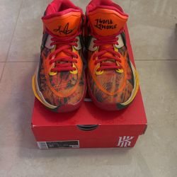 Nike Kyrie Infinity Kids 3.5 ***LIKE NEW***