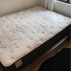 LA MATTRESS STORE - QUEEN hybrid Mattress Medium Plush Top **VERY CLEAN**