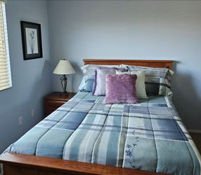 Full size bed set