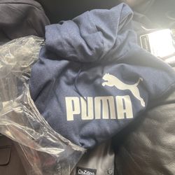 Men’s Puma Size L Pullover Hoodie. 