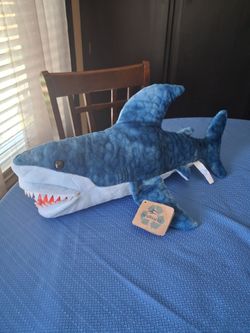 Seaworld 19" shark plushie