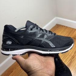 ASICS GEL-Nimbus All Black - T800N Size 10.5M NO BOX