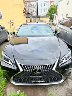2022 Lexus ES350