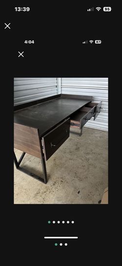 Professional Desk It Table
