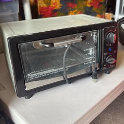 Free - Toaster Oven - Pick Up In Bay Park  