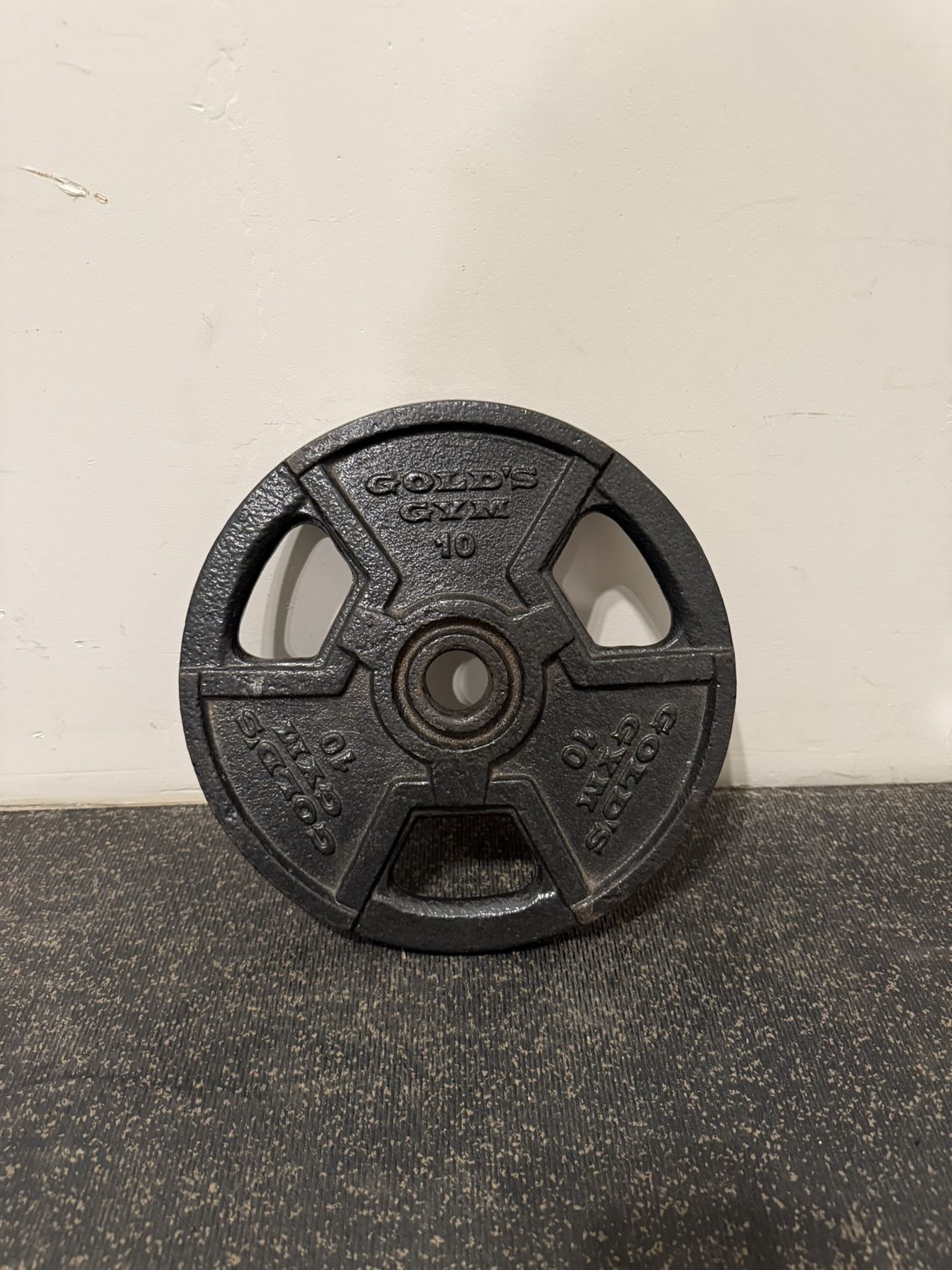 Golds Gym Plate