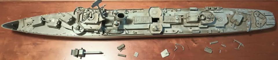 Vintage Lindberg Blue Devil USS Melvin DD-680 36" Motorized Destroyer Model