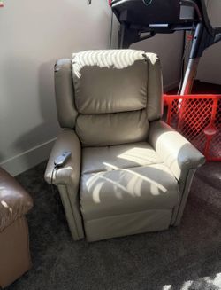 Power Lay Flat Recliner