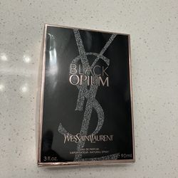 Yves Saint Laurent Black Opium 
