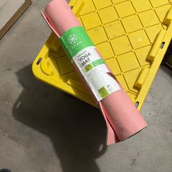 New Gaiam 5mm Yoga Mat