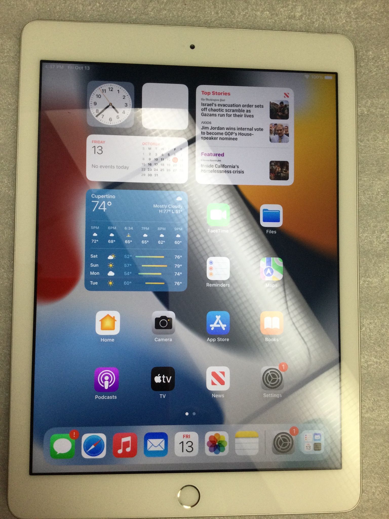 iPad 5th Gen, 32 GB with WiFi