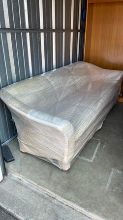 3 cushion sofa for free and it’s still in really good shape