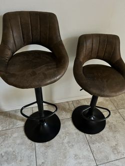 Adjustable Stools 