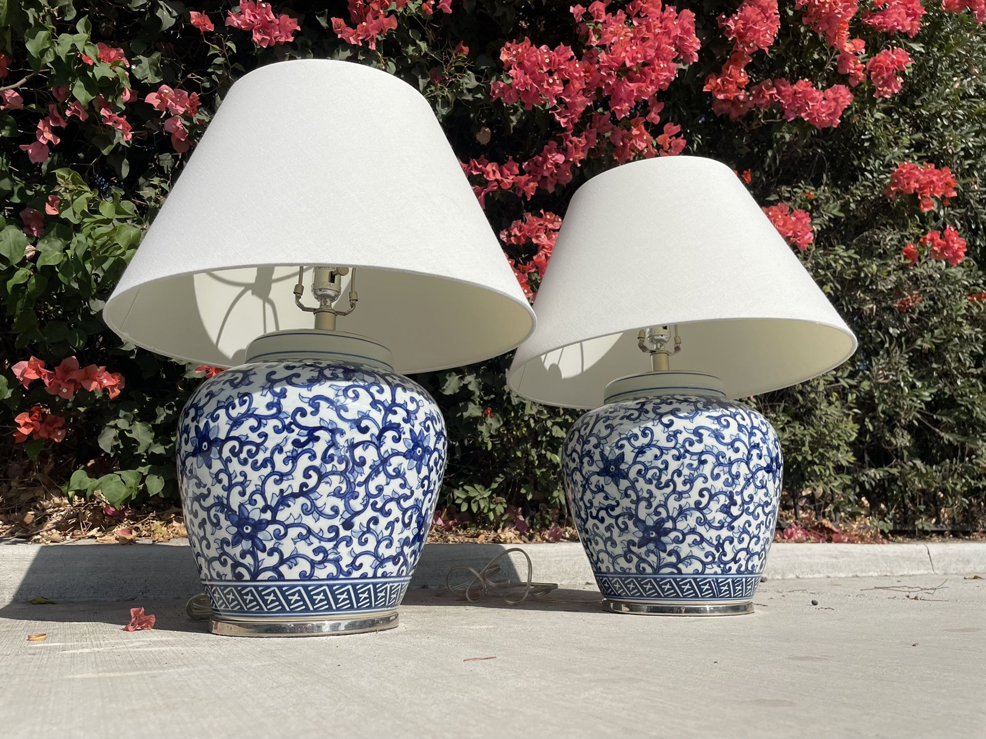 🙃🙃SOLD🙂🙂Ralph Lauren Chinoiserie Blue White Vase Floral Ginger Jar Lamps W Shades