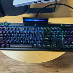 Corsair K100 mechanical gaming keyboard and standalone screen