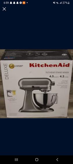 BRAND NEW KITCHENAID MIXER DELUXE
