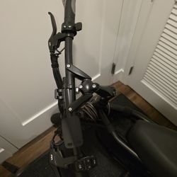 Emove Roadrunner V2 electric scooter