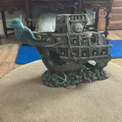 Fish tank Decor Front Of Ship