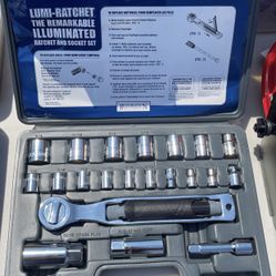 Craftsman Allied LumiRatchet Lighted Ratchet & Socket Set 