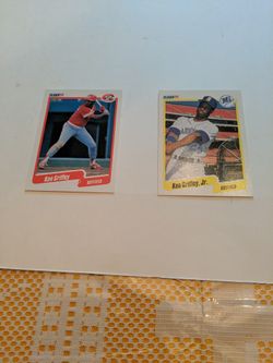 Ken Griffey + Ken Griffey Jr  Cards  