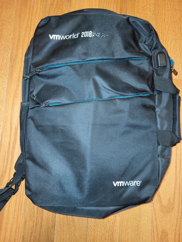 VMWARE World Laptop Backpack With USB CHARGING