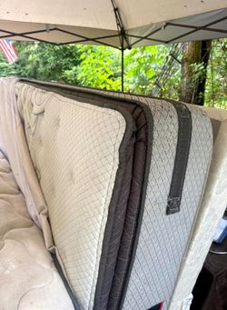 Free Bed Queen Pillow Top Posturepedic Diamond Select w/ frame