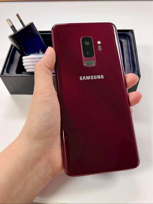 Samsung Galaxy S9+ Plus, Factory Unlocked, Excellent Condition. Like New
