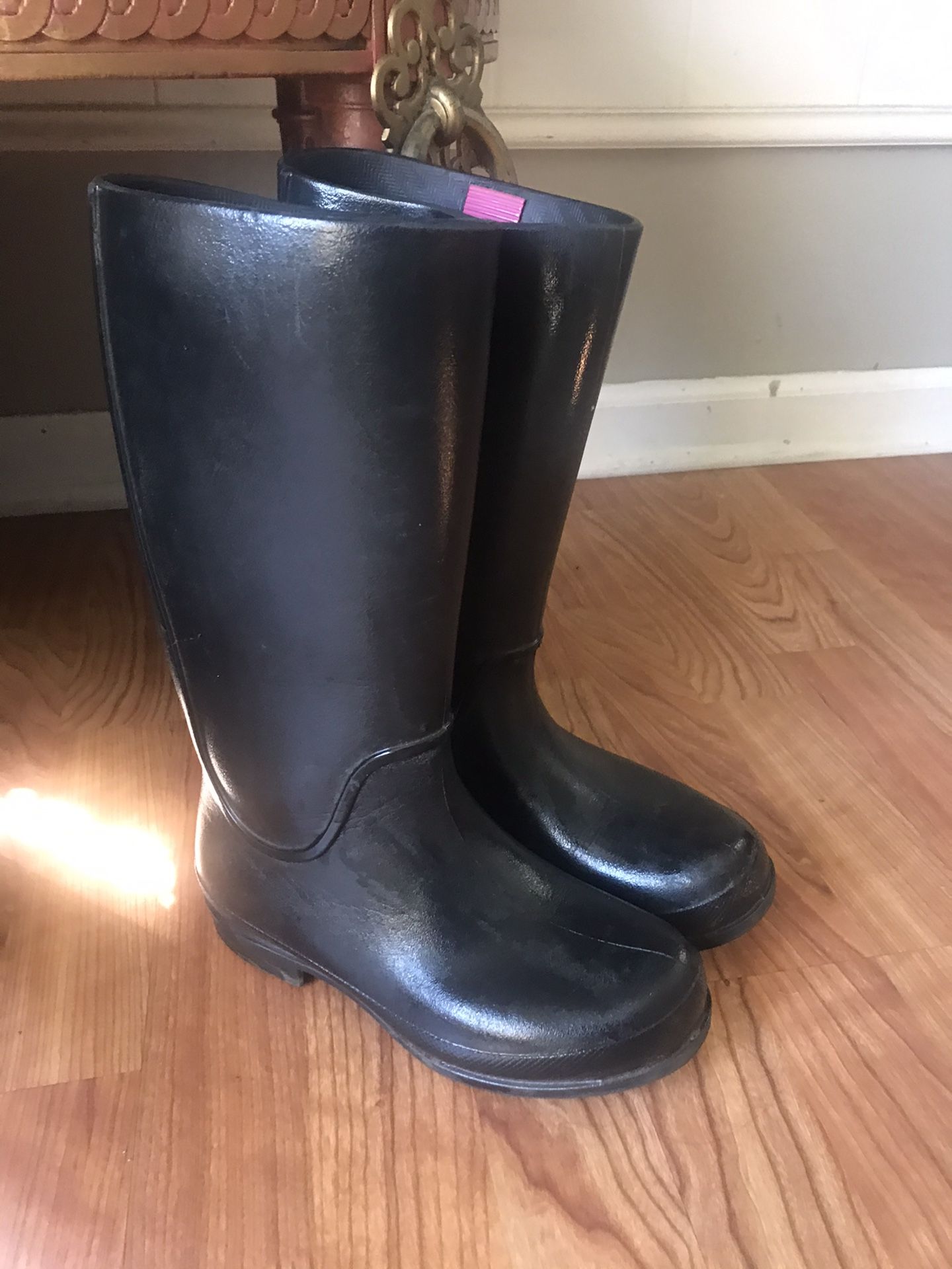 Girls size 4 Croc Rain Boots