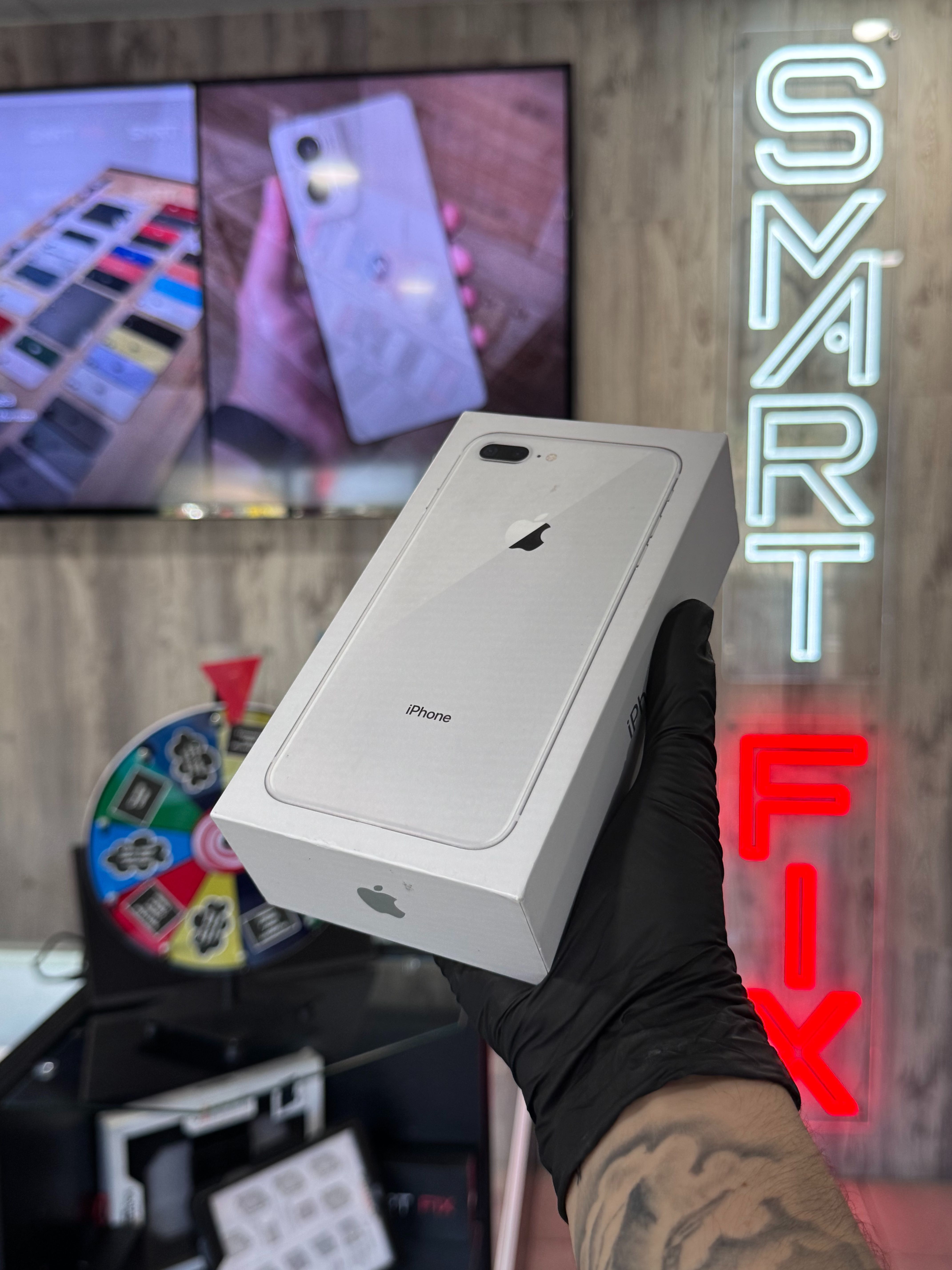 Brand New Apple iPhone 8 Plus 64 GB - White (Unlocked) + Warranty