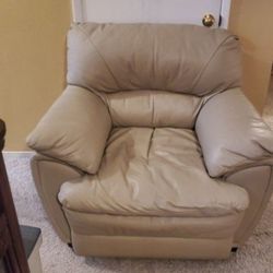 Tan Leather Chair...large Size Very Comfortable!!..Great Condition..like New!