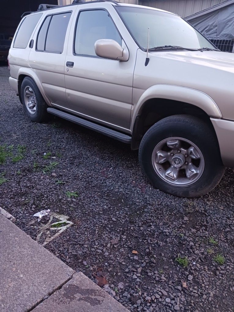 1999 Nissan Pathfinder