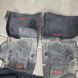 Jeep JLUR Floor Mats