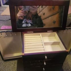 Mini Vanity Container With Storage