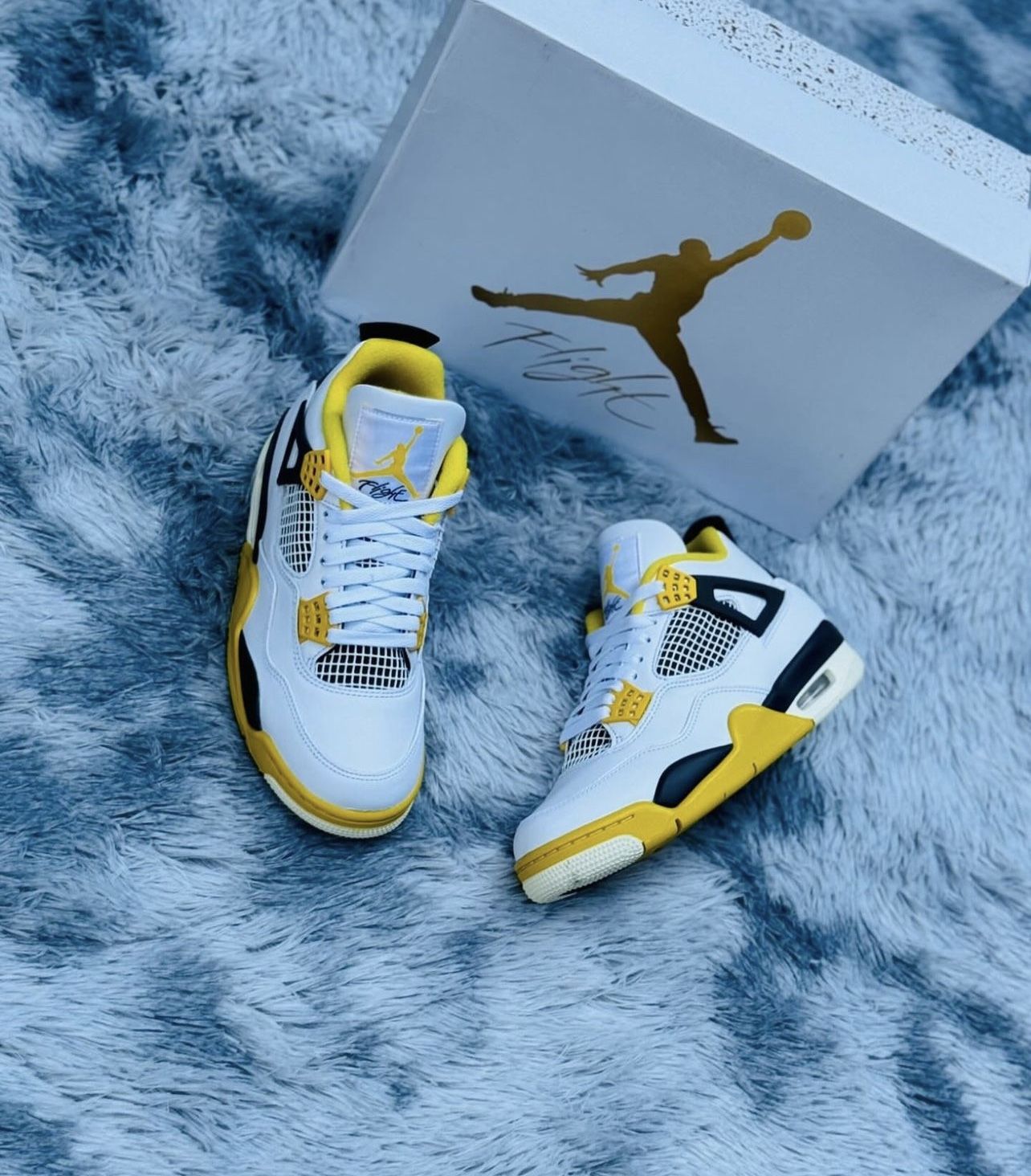 🌻Air Jordan 4 "Vivid Sulfur" 🌻