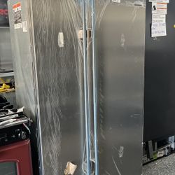 New Subzero Classic Side By Side 42” Built In Refrigerator 